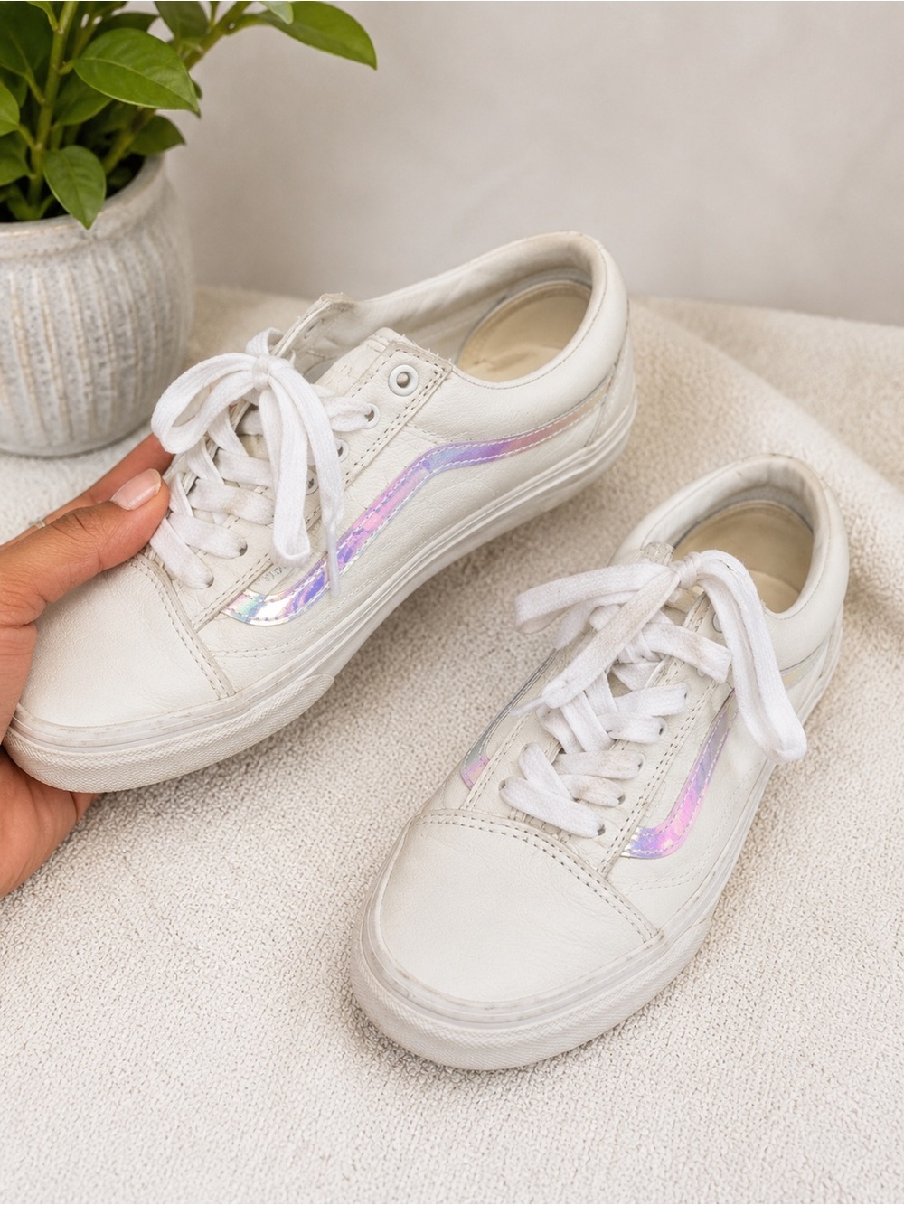 Vans Old Skool White Leather Sneakers Iridescent Side Stripe Women’s US 7